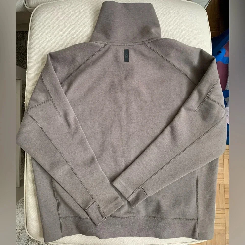 Reebok Zip Cropped Sweater - Picture 2 of 8